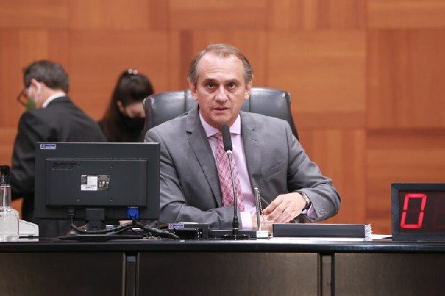 Projeto aplica penalidades a quem furar filas de vacinação da Covid-19