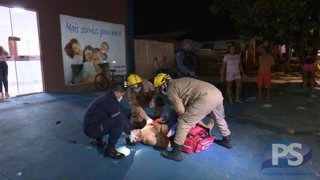 Homem esfaqueado é intubado após perfuração no pulmão