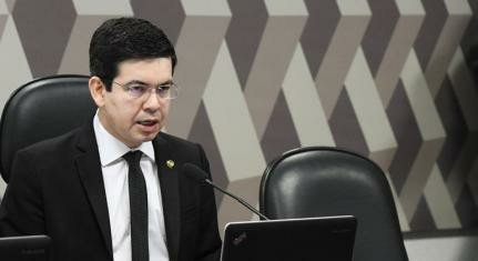Para destravar vacinas, senador propõe que União assuma risco