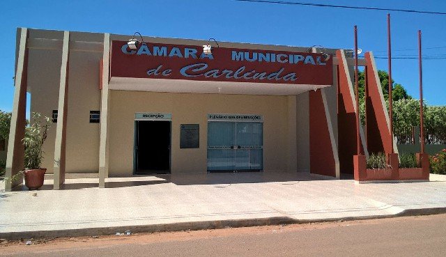 Veículos de vereadores são arrombados durante sessão da câmara, cheques e documentos foram levados