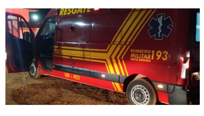 Homem morre após cair de carroceria de caminhonete em MT