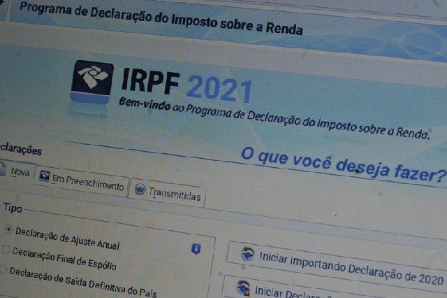 Receita recebe 438 mil declarações do IR no primeiro dia de entrega