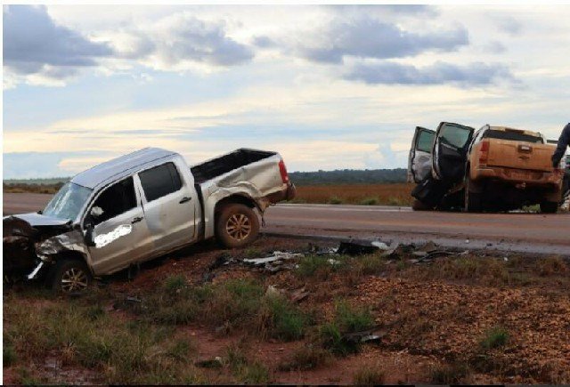 Batida entre S-10 e Amarok deixa um morto e outro ferido