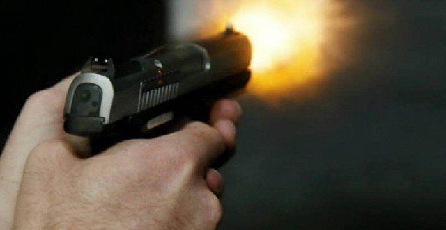Homem é atingido por vários disparos de arma de fogo