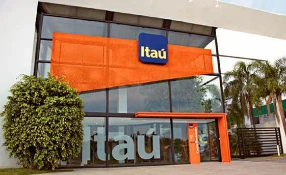 Itaú demite funcionários que pediram auxílio emergencial