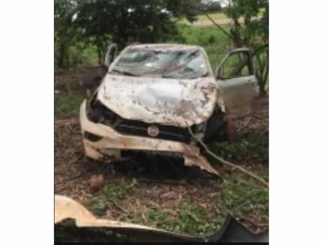 Ladrões roubam fazenda e capotam carro na fuga em MT