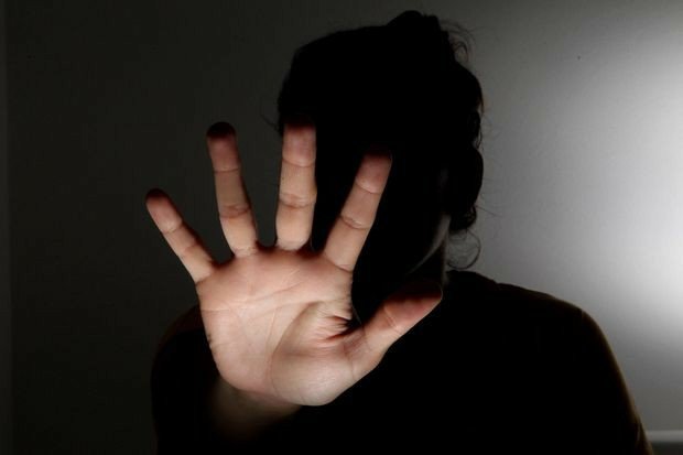 Estudo aponta que maioria das vítimas de feminicídio morreu em casa e nunca registrou boletim de ocorrência