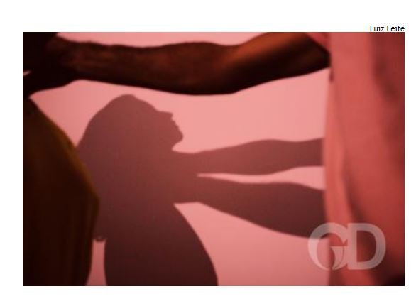 Mulher foge pela janela após ser espancada pelo marido