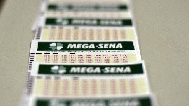 Mega-Sena sorteia R$ 32 milhões neste sábado (13); jogue sem sair de casa