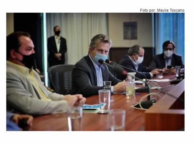 Governador anuncia pacote de socorro a bares, restaurantes e setor de eventos