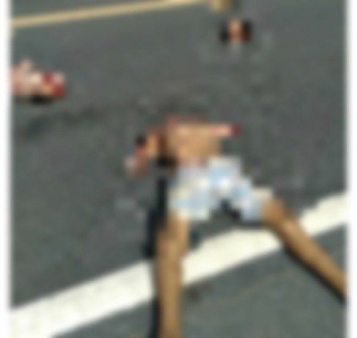 Homem é esquartejado e tem membros espalhado em rodovia; imagens fortíssimas