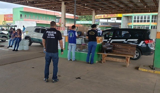 Operação autua posto de combustível por misturar água em etanol