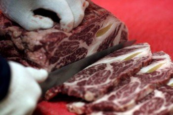 Preço da carne sobe cerca de 30% em um ano e seca extrema no Centro Oeste pode ter contribuído