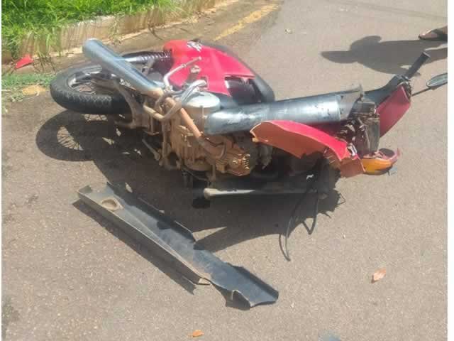 Motociclista em Colíder vai parar na UTI após sofrer acidente na esquina da Av. Luiz Dentista. (Fotos)