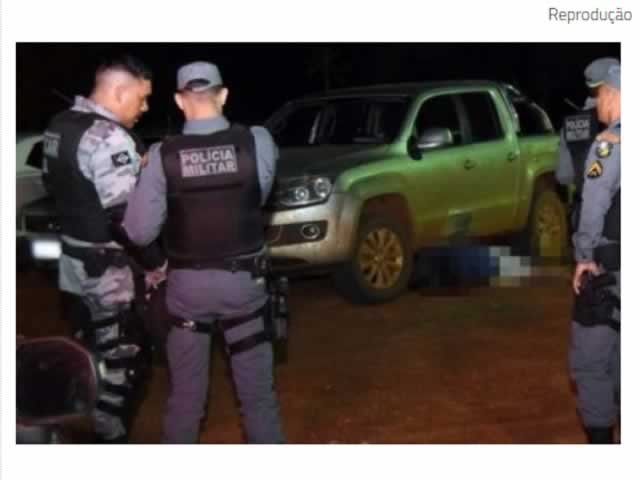 Grupo espanca e passa com carro por cima de andarilho em MT