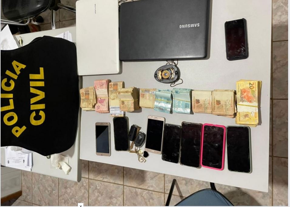 Escrivã é presa depois de furtar droga de delegacia e revendê-la por R$ 260 mil
