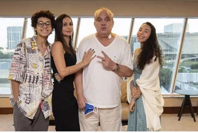 CBF estampa homenagem a Branco na fachada da sede: 'Que seu exemplo inspire os brasileiros'