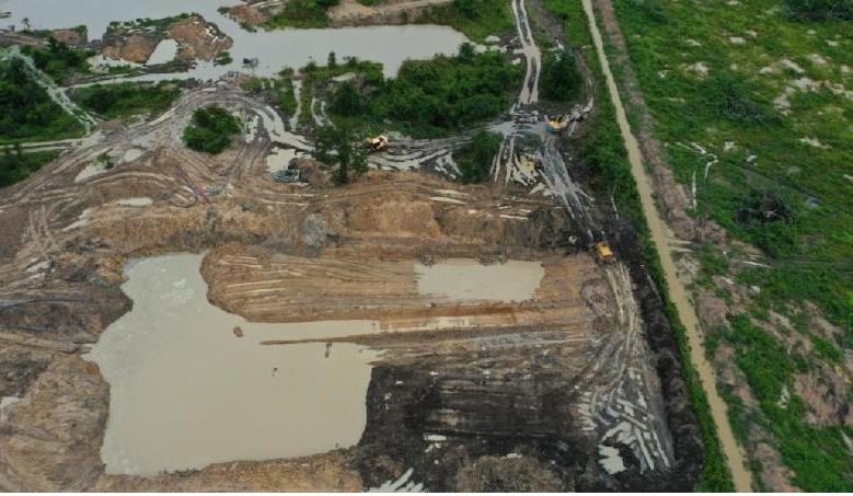 Fazenda no Nortão é invadida por cerca de 500 “garimpeiros” que começaram a esburacar as terras e detonam o meio ambiente