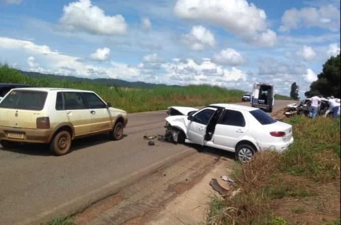 Três pessoas morrem durante colisão frontal em MT