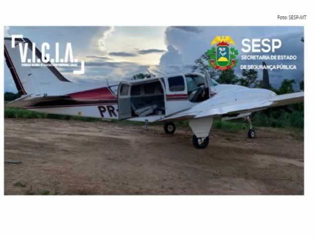 Polícia intercepta aeronave em MT com 579 kg de drogas e causa prejuízo de R$ 11 milhões a criminosos. (Fotos)