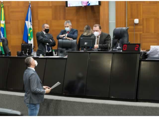 AL derruba veto e proíbe corte de energia por até 90 dias em MT
