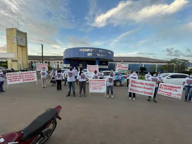 Profissionais do Hospital Regional de Colíder fazem manifesto reivindicando seus direitos. (Vídeo)