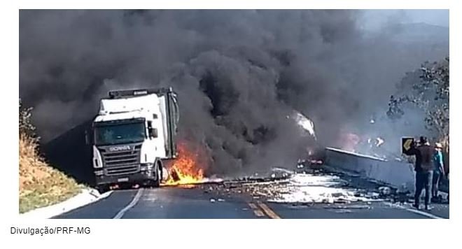 Acidente deixa oito mortos e mais de 50 feridos em rodovia de MG