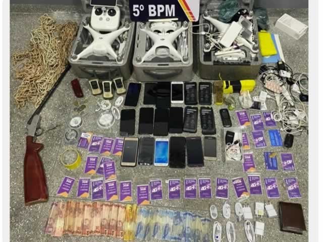 PM apreende drones e celulares que seriam jogados em unidade prisional