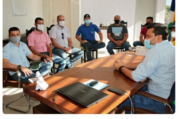 Prefeito Maninho recebe visita dos Trilheiros Carrapatos.
