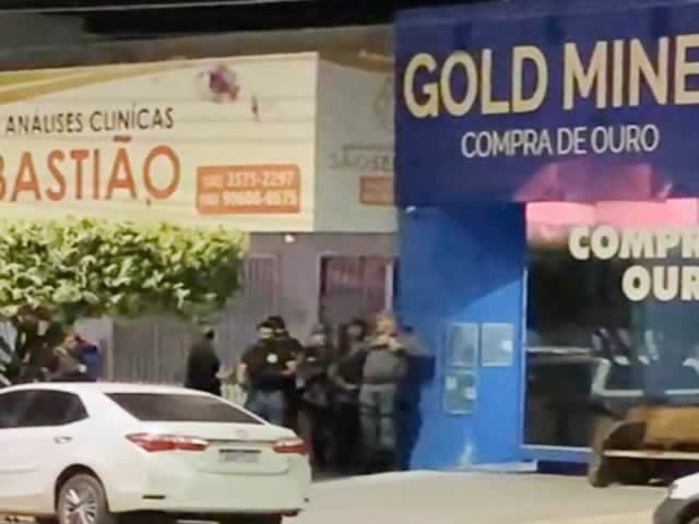 Homem tenta roubar empresa de compra de ouro em Peixoto fazendo funcionários reféns