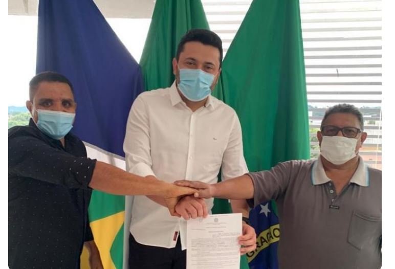 PREFEITURA ASSINA CONVÊNIO COM INCRA PARA PARTICIPAR DO PROGRAMA TITULA BRASIL