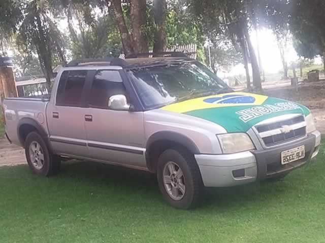 Quadrilha mete terror em Colíder, esfaqueia homem e leva caminhoneta em assalto.