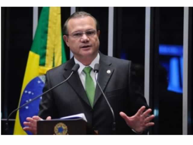 Fagundes buscará reeleição ao Senado e vê EP 'apoia' EP ao Governo