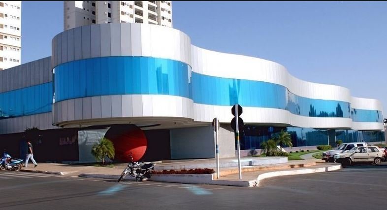 PF “visita” prefeitura de Rondonópolis e recolhe documenmtos referentes à licitação de asfalto que “derreteu”; obra é do ex-prefeito Percival Muniz