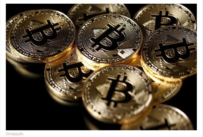 Investidores estão tirando dinheiro do bitcoin para comprar ouro, segundo análise