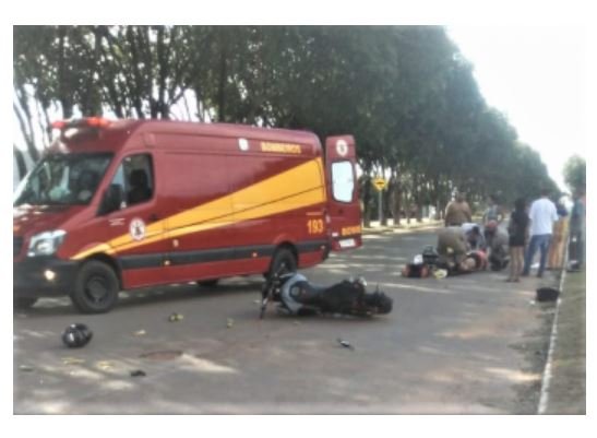 Choque entre motocicletas deixa três feridos