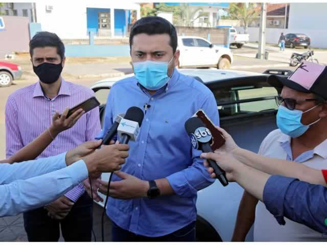 PREFEITO MANINHO APRESENTA NOVOS VEÍCULOS ADQUIRIDOS PELA GESTÃO MUNICIPAL (Fotos)