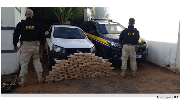 PRF apreende 100 tabletes de pasta base em saveiro na BR 163