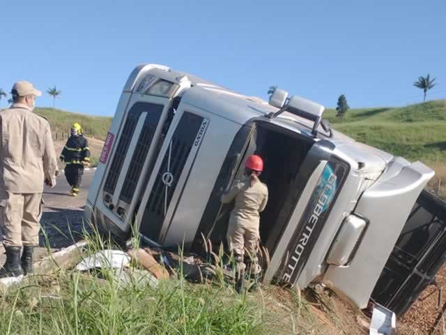 URGENTE: Carreteiro em Colíder perde à vida na curva da morte na MT-320, perdeu-se na curva. (Fotos)