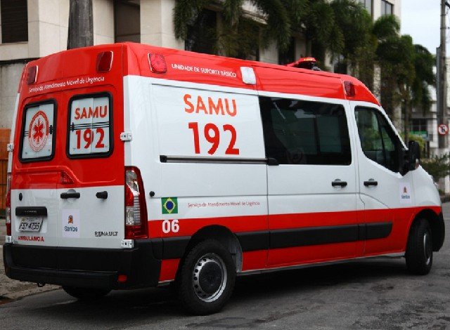 Idosa de 65 anos é atropelada e arrastada por cerca de 30 metros em avenida