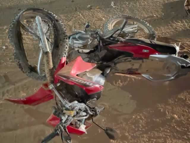 Motociclista em Colíder está em estado gravíssimo após chocar-se frontalmente com carro na MT-320. (Vídeo)
