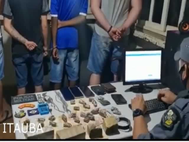Três homens são presos e um adolescente apreendido em Itaúba transportando drogas em carro de aplicativo.( Vídeo)