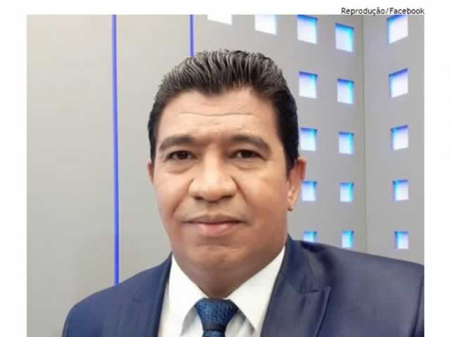 Apresentador de TV é intubado com 75% dos pulmões comprometidos