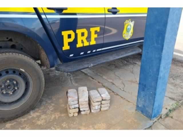 PRF em Itaúba encontra cocaína em meio a lataria de veículo. (Fotos)