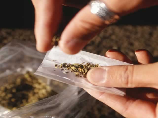 Menor de 17 anos em Colíder e apreendido com drogas no bairro M. Antônia.