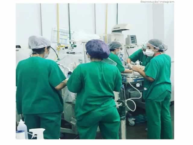 Gêmeos siameses unidos pelo coração morrem em hospital de Cuiabá