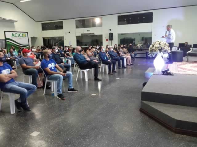 PALESTRA DE MOTIVAÇÃO EMPRESARIAL FOI REALIZADA COM SUCESSO EM COLÍDER