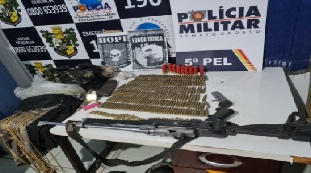 Caçada a ladrões de banco tem saldo de 2 mortos e apreensão de R$ 138 mil, armas e munições