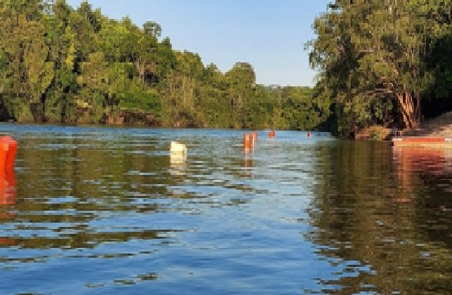 Bombeiros demarcam área permitida para banho no porto de areia, Rio Teles Pires