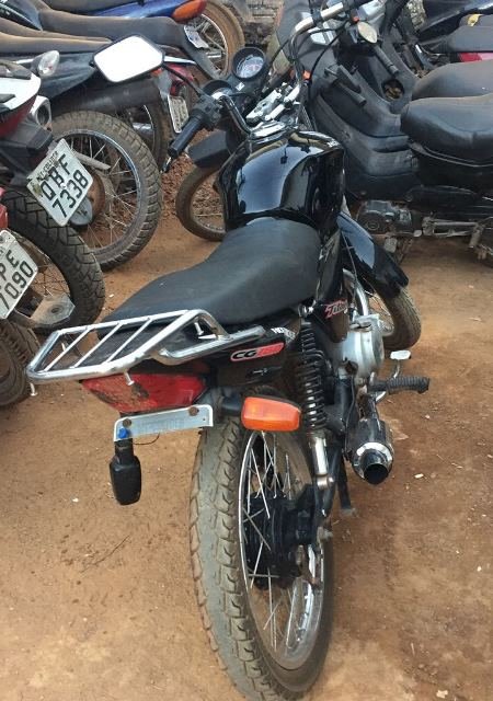 Agentes de Transito de Colíder apreendem motos na Operação Colíder Sem Ruidos. (Fotos)